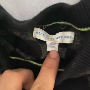 Light weight sweater. Size 10-12. Worn once.